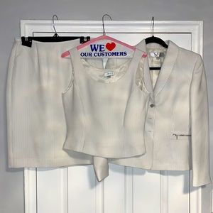 Tahari Suit Size 6